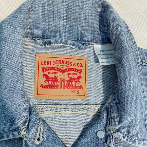 Levi's jean jacket - Picture 3 of 4